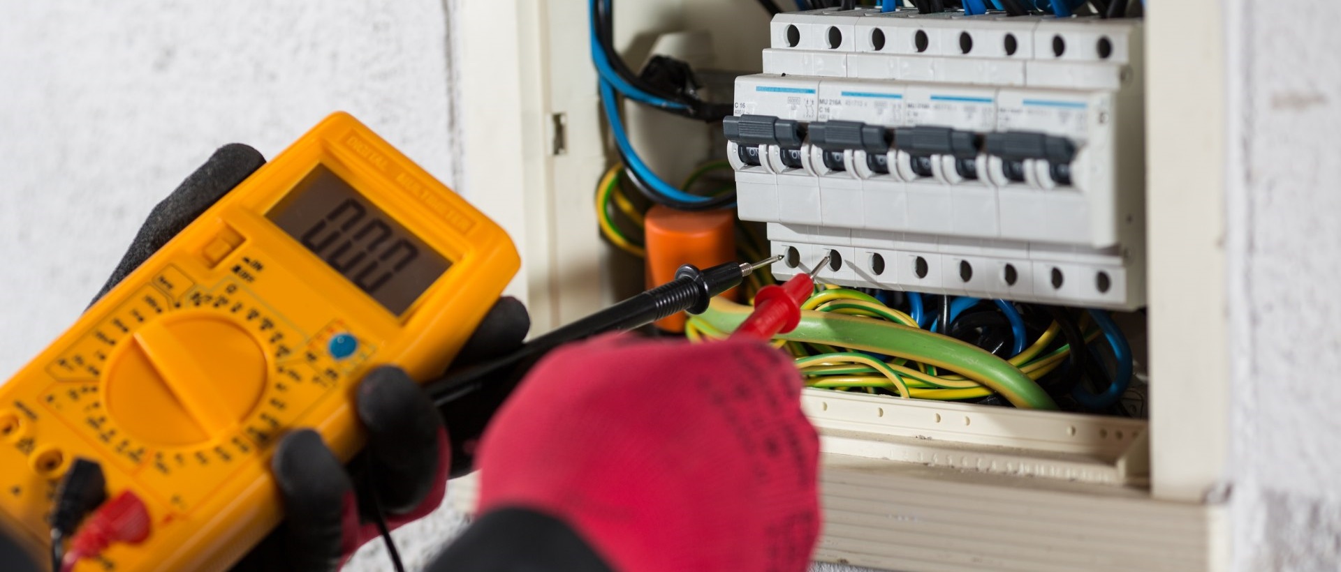 Electricians E9